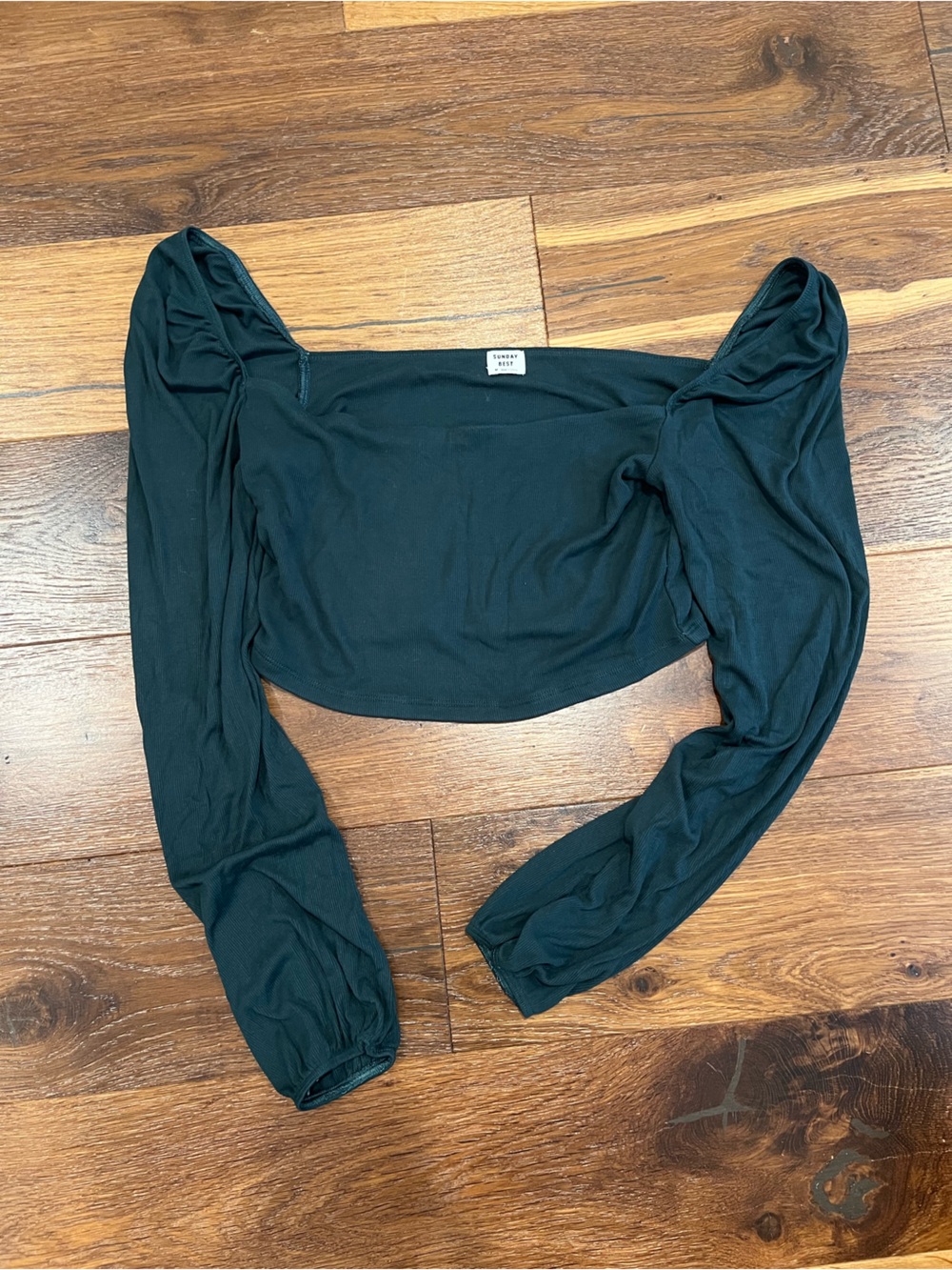 Sunday Best Dark Green cropped long sleeve top - size M